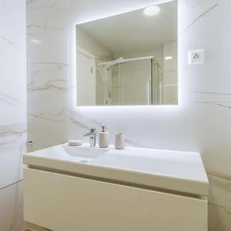 Ludan Mit Balkon Apartamento